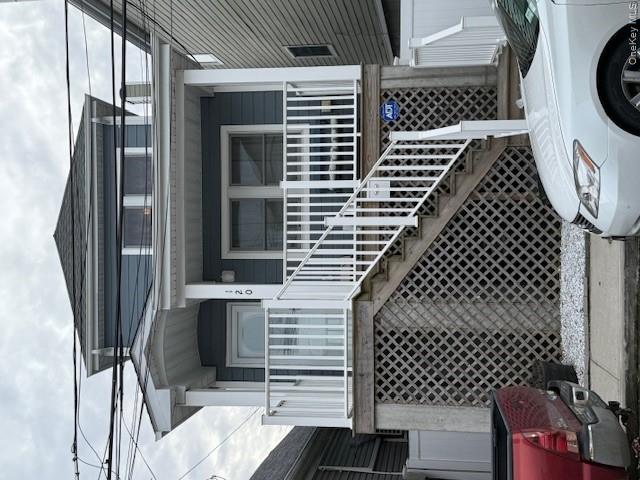 120 E 6th Road Property Photo 1