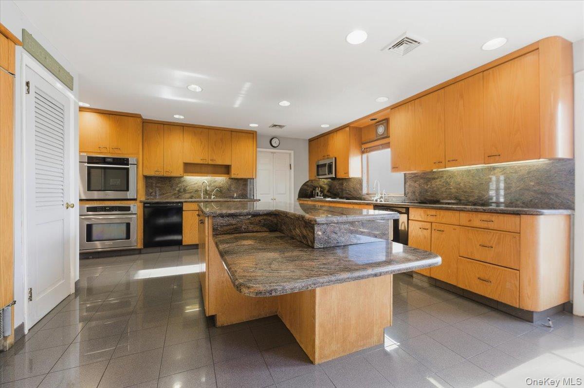 1495 Bay Boulevard Property Photo 14
