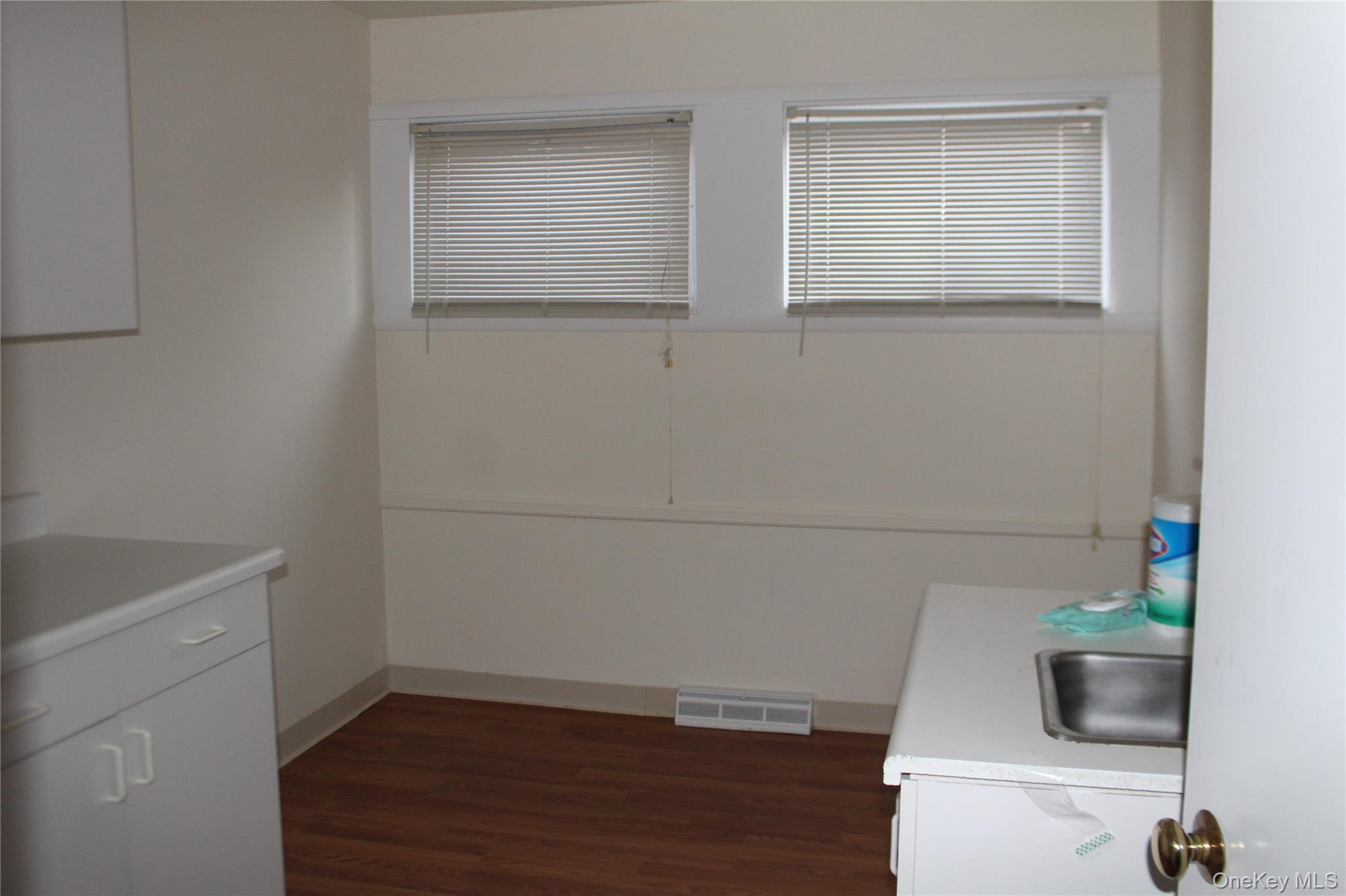 15 Moore Avenue 1r Property Photo 5