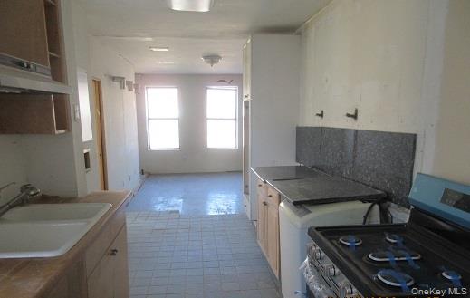 108 Division Avenue 26 Property Photo 6