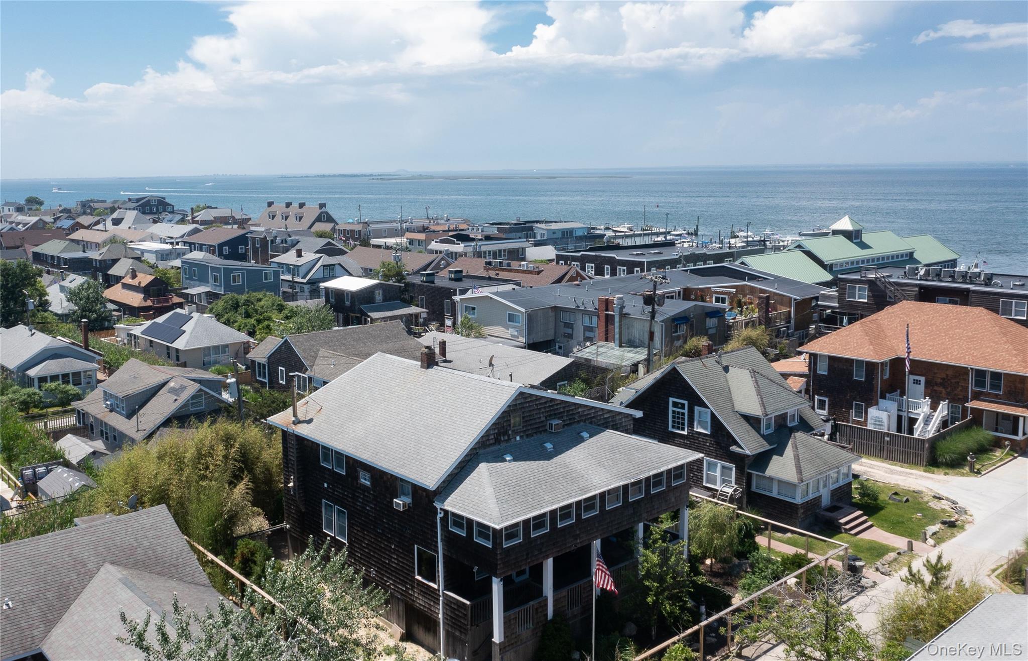 639 Ocean Breeze Walk Property Photo 1