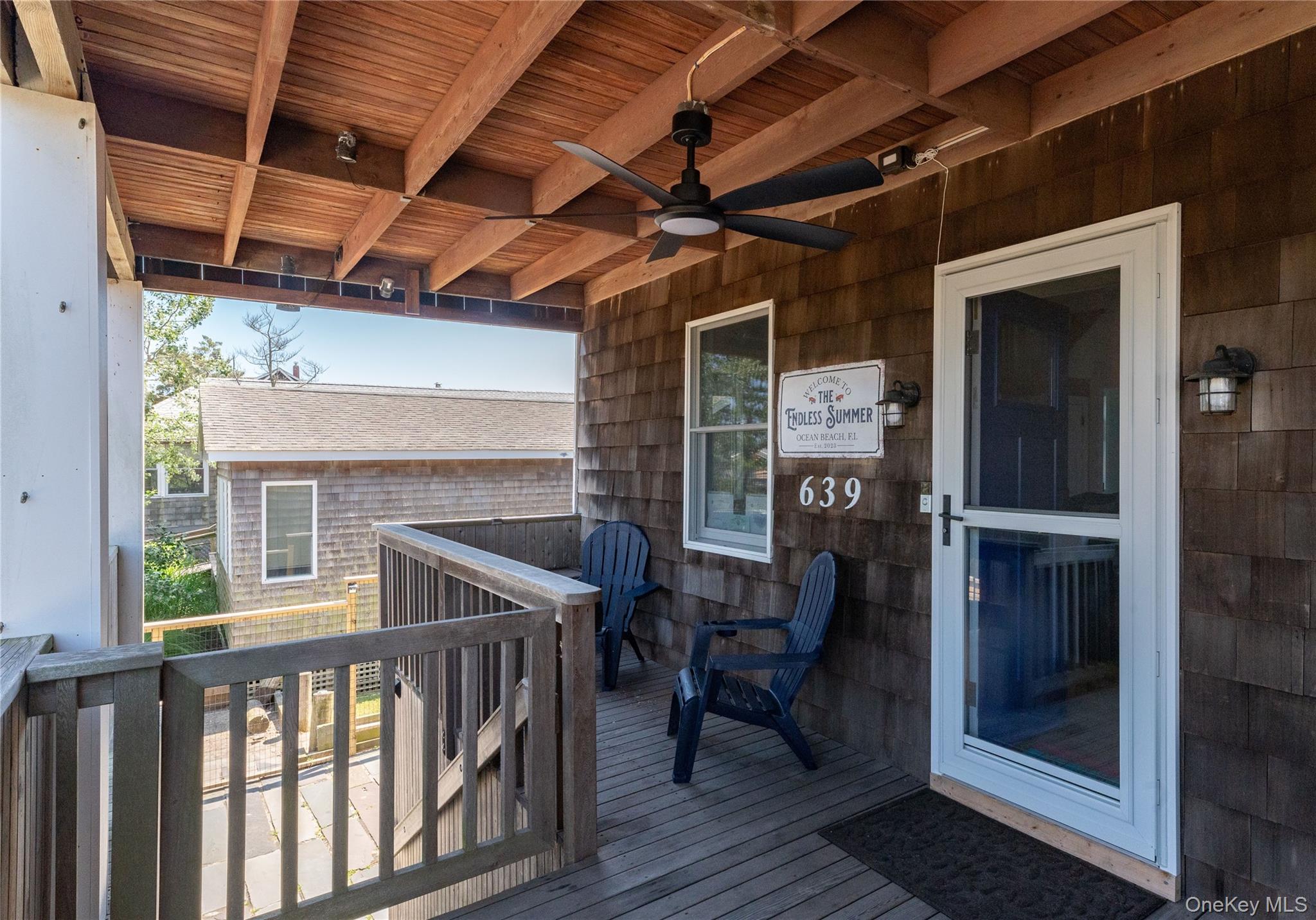 639 Ocean Breeze Walk Property Photo 2