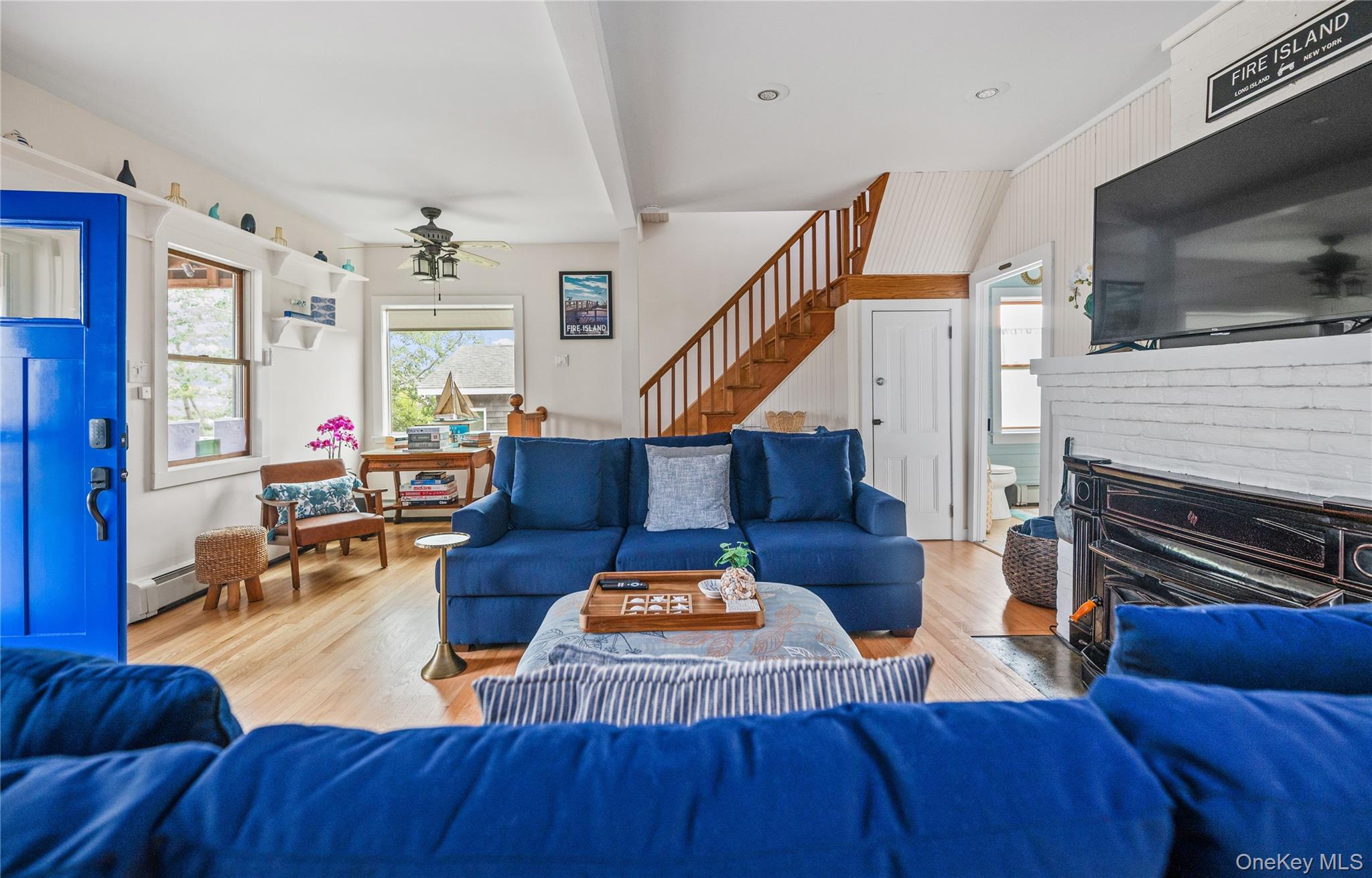 639 Ocean Breeze Walk Property Photo 3