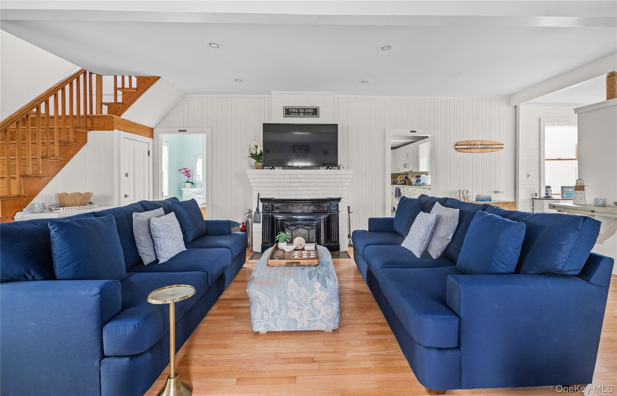 639 Ocean Breeze Walk Property Photo 4