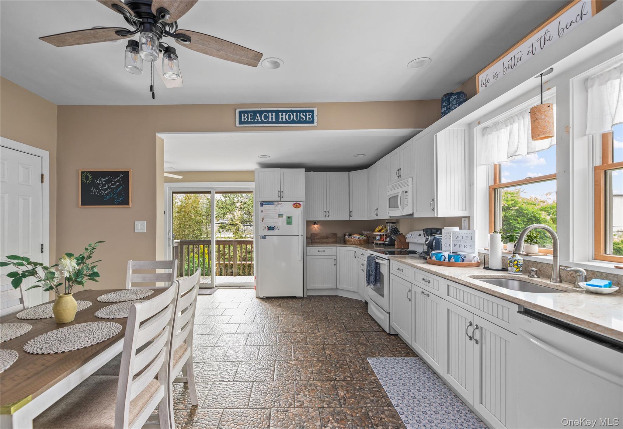 639 Ocean Breeze Walk Property Photo 7