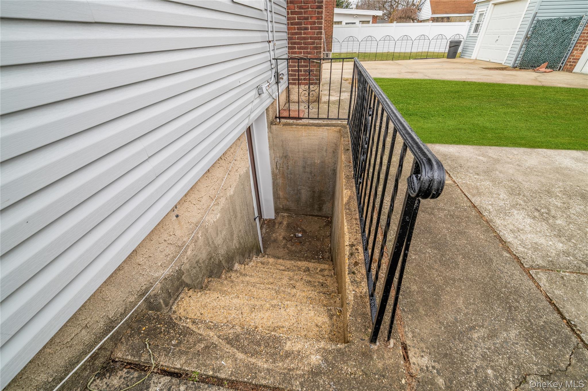 141 Booth Street Property Photo 16