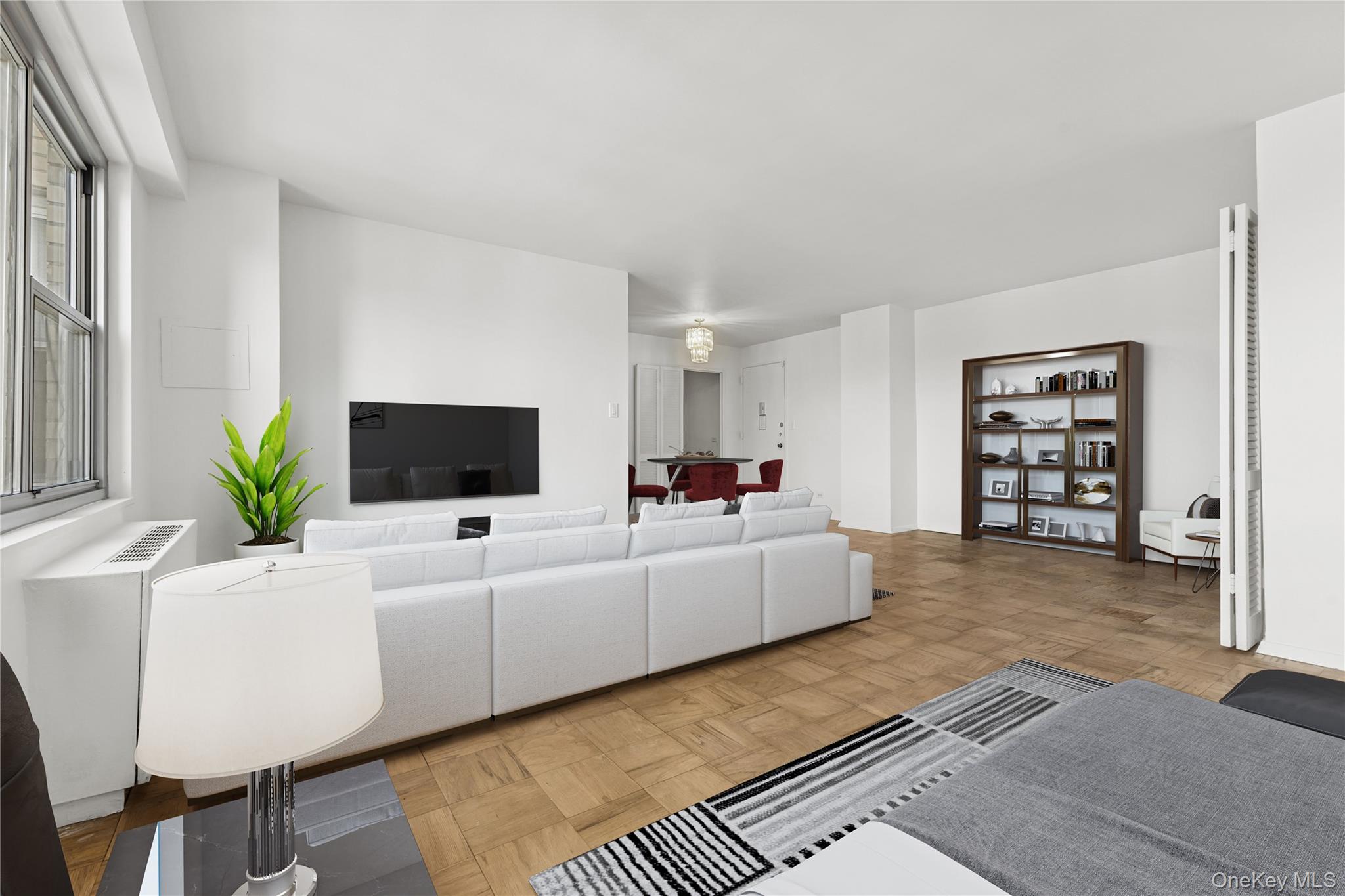 110-11 Queens Boulevard 8d Property Photo 3