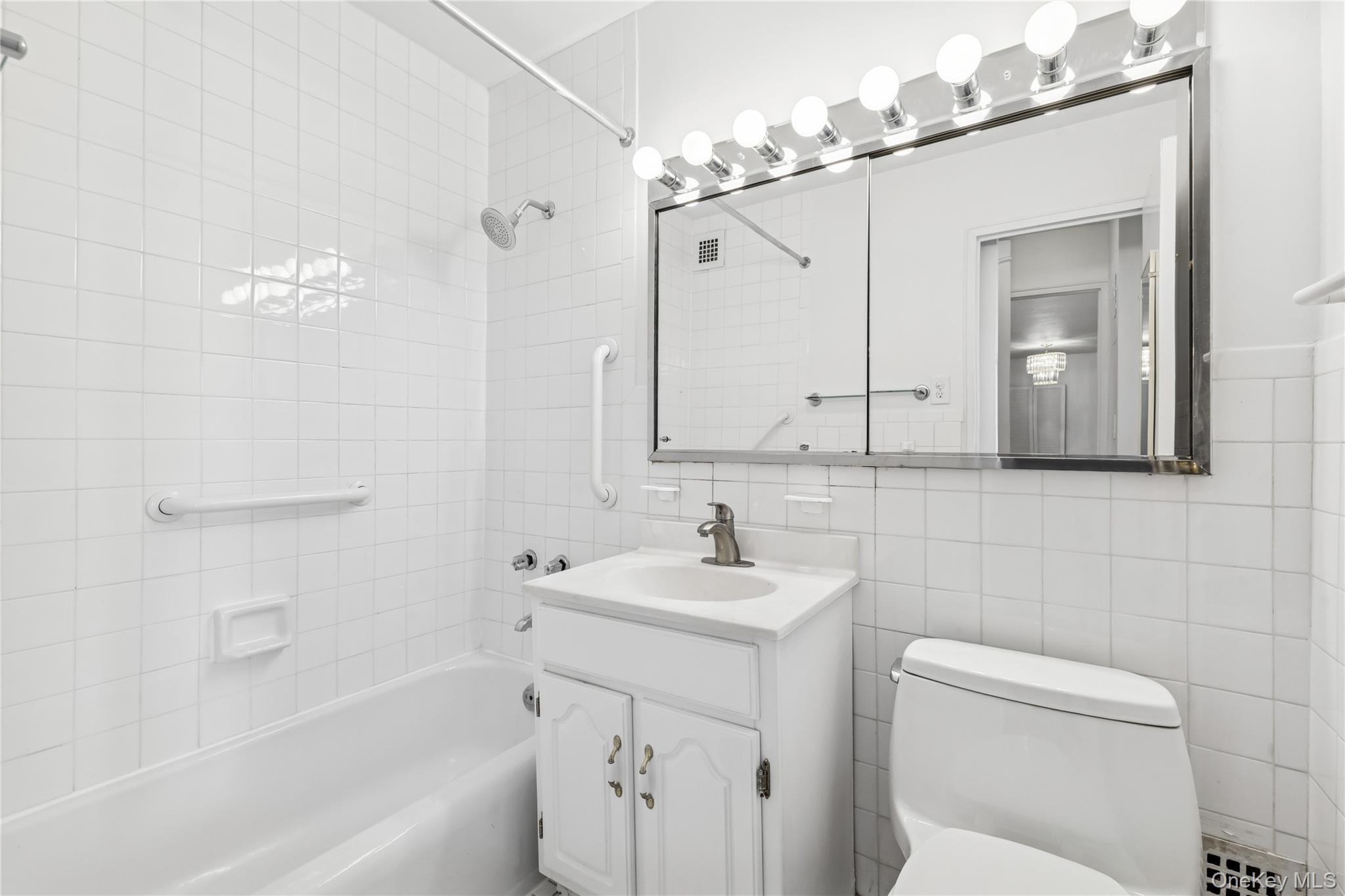 110-11 Queens Boulevard 8d Property Photo 8