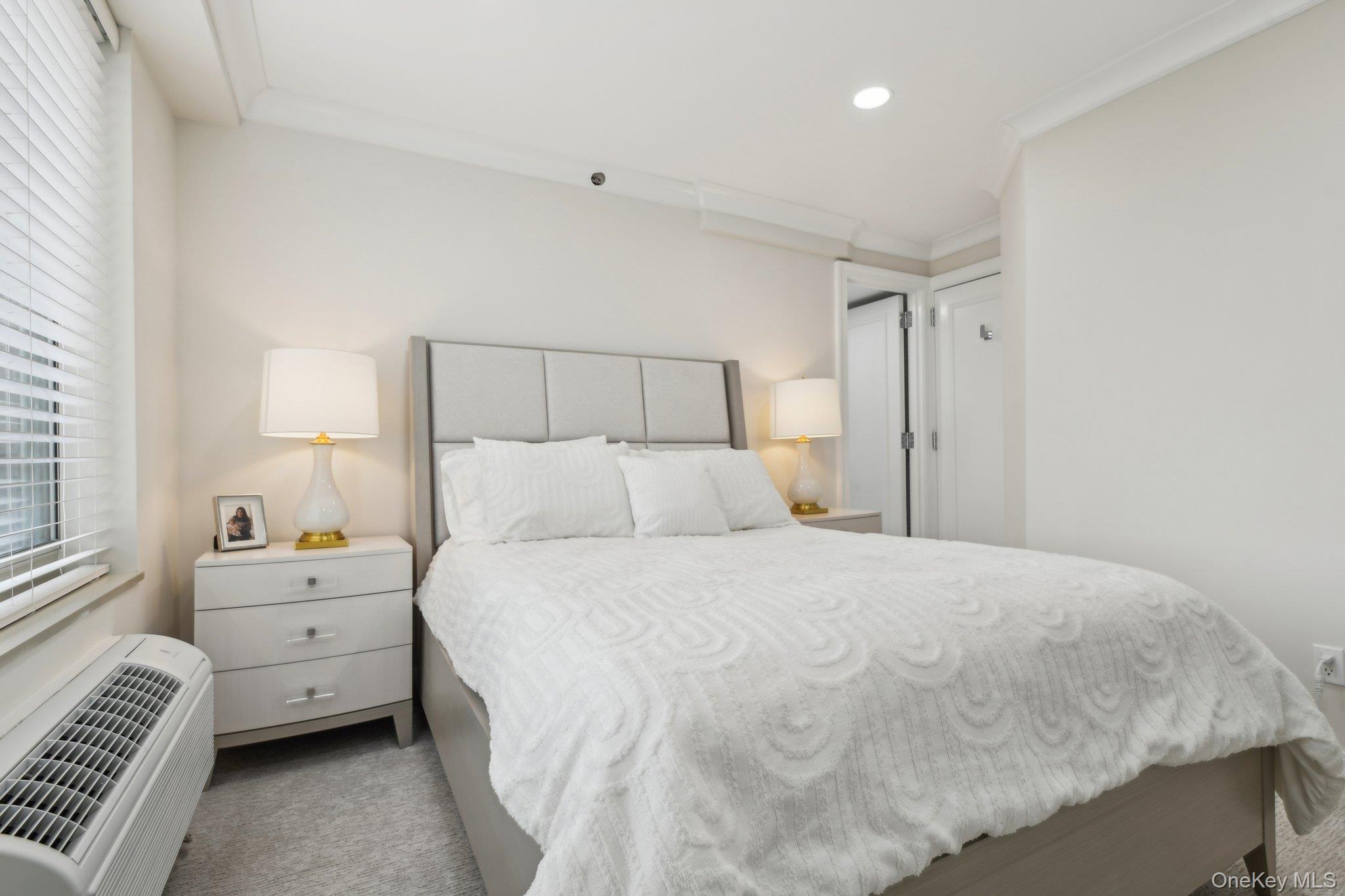 100 Hilton Avenue 901 Property Photo 25