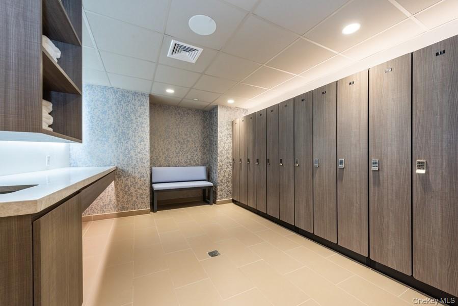 100 Hilton Avenue 901 Property Photo 45