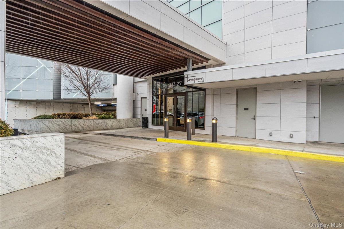 133-36 37th Avenue 5e Property Photo 2