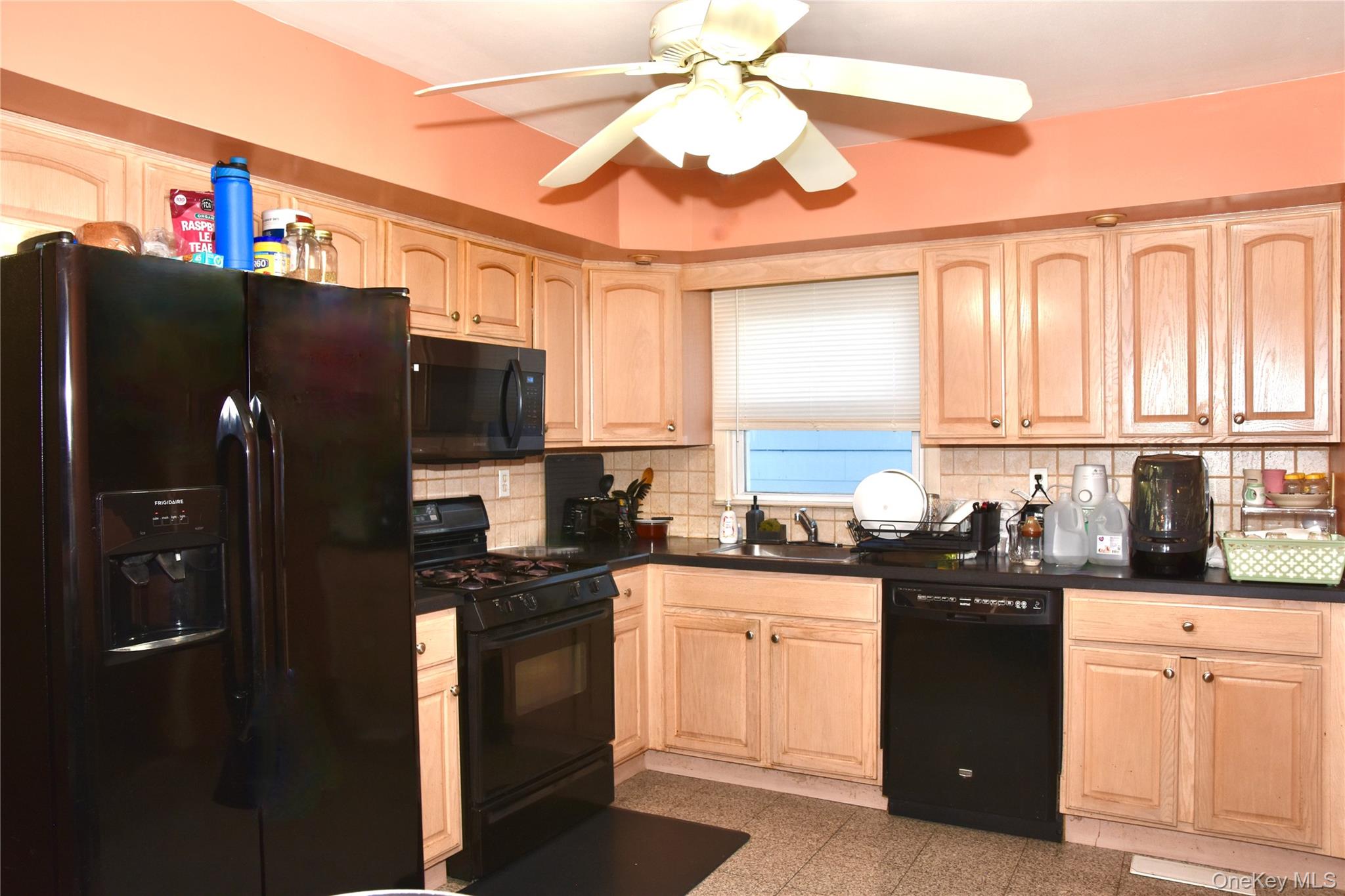 242 Munro Boulevard Property Photo 5