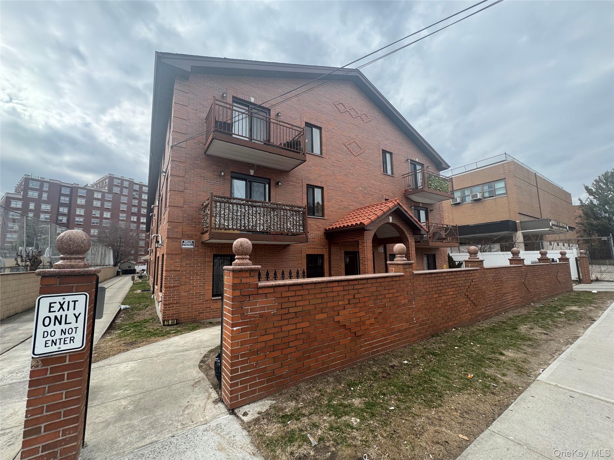 7548 Parsons Boulevard 2a Property Photo 1
