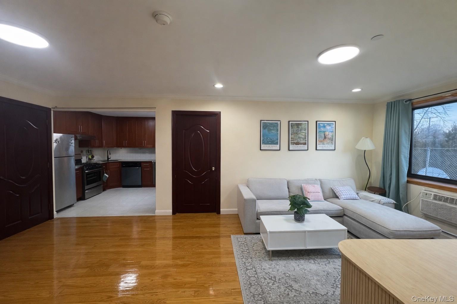 7548 Parsons Boulevard 2a Property Photo 3