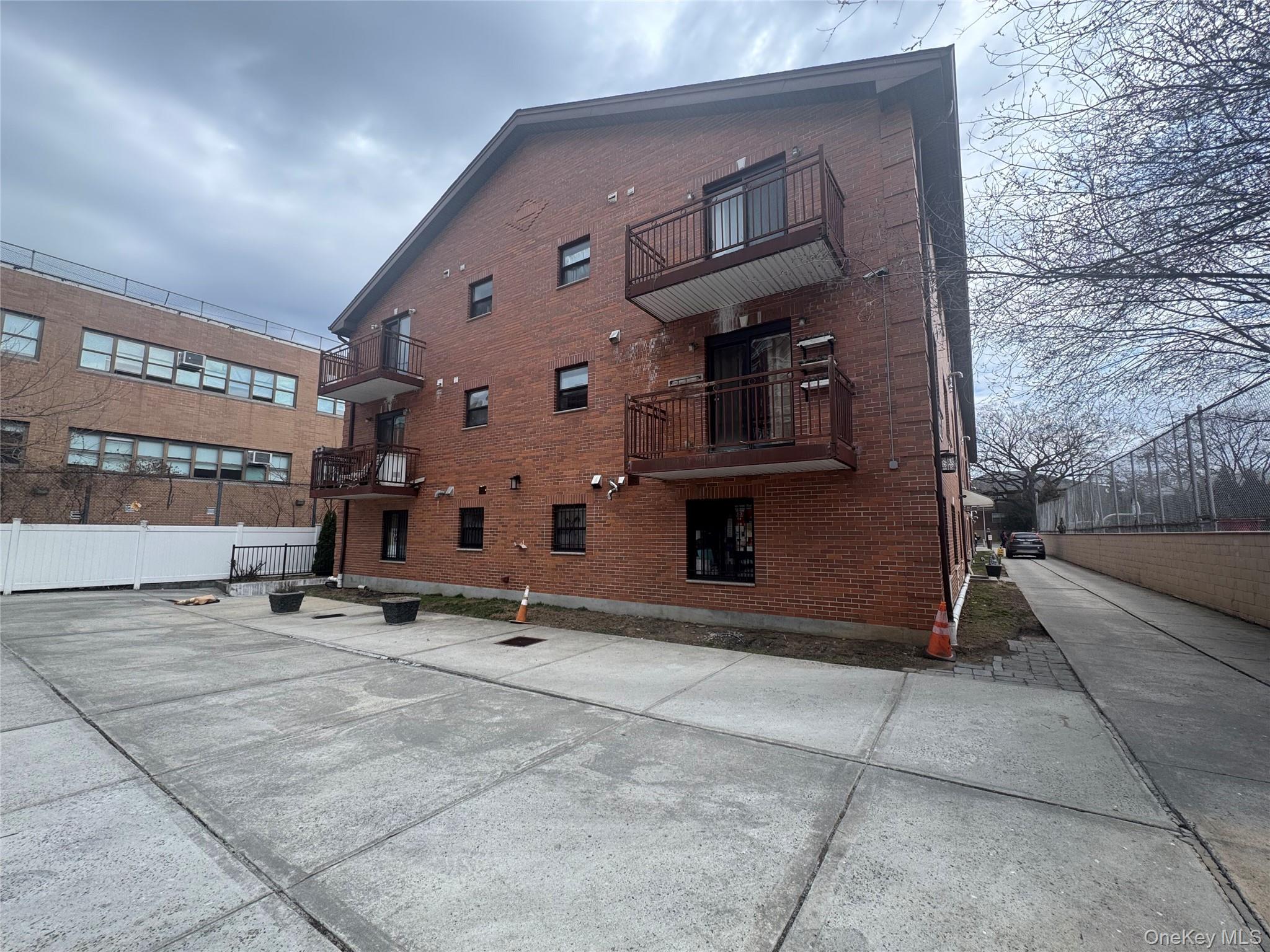 7548 Parsons Boulevard 2a Property Photo 12