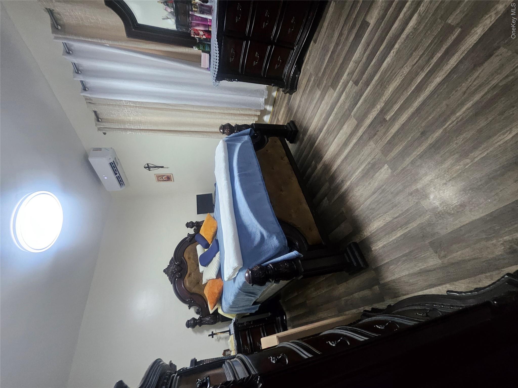 3305 Bronxwood Avenue Property Photo 8
