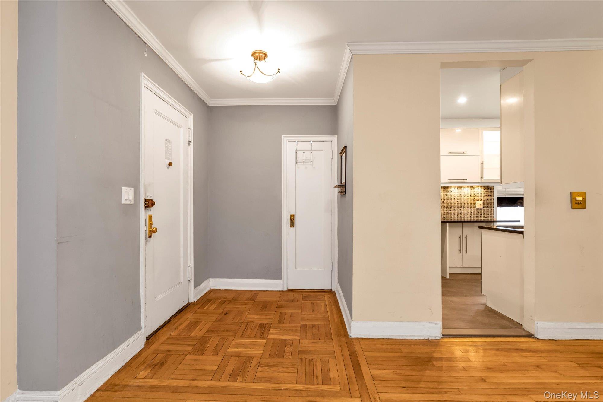 48-35 43 Street 4c Property Photo 2