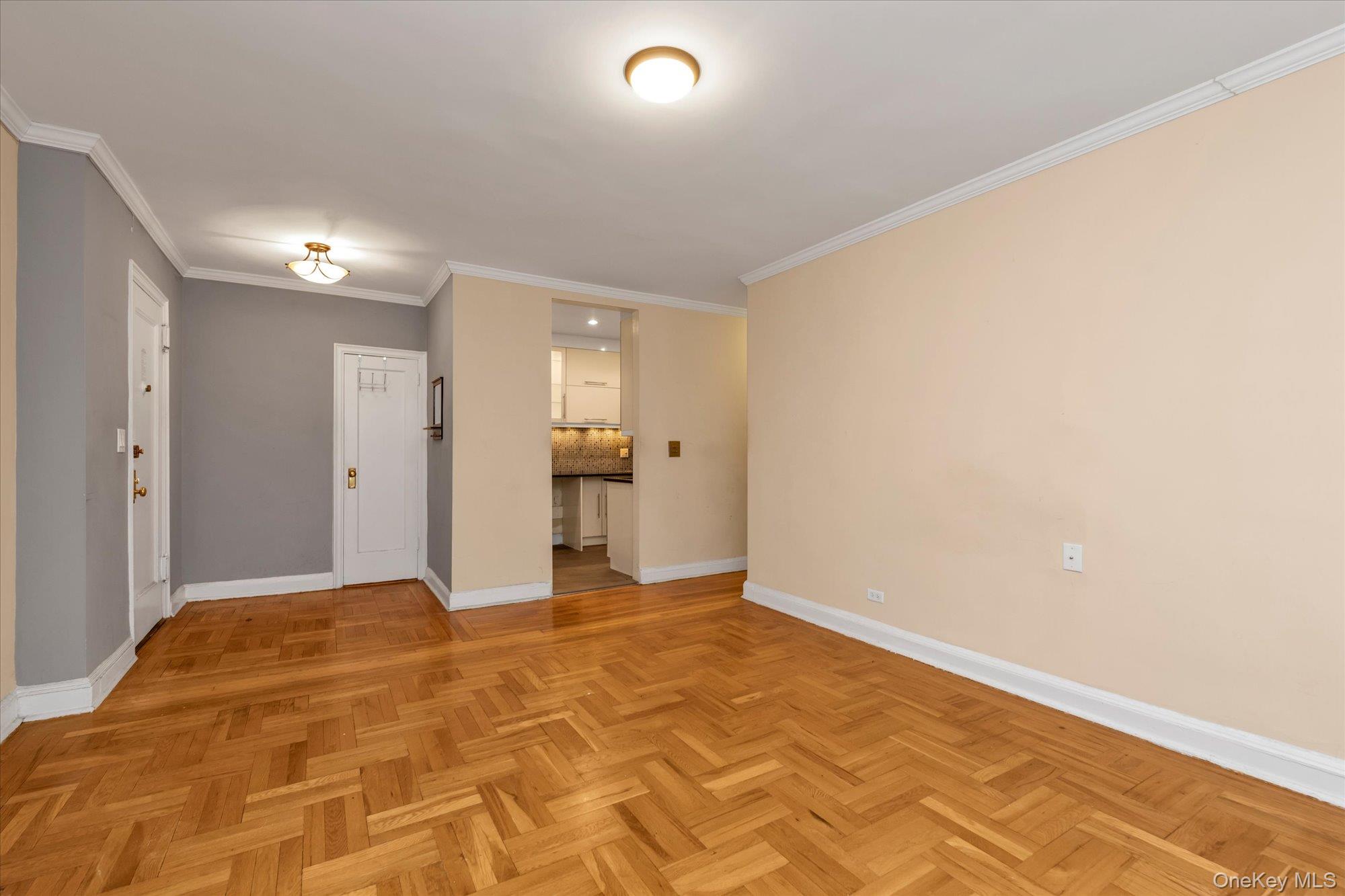 48-35 43 Street 4c Property Photo 3