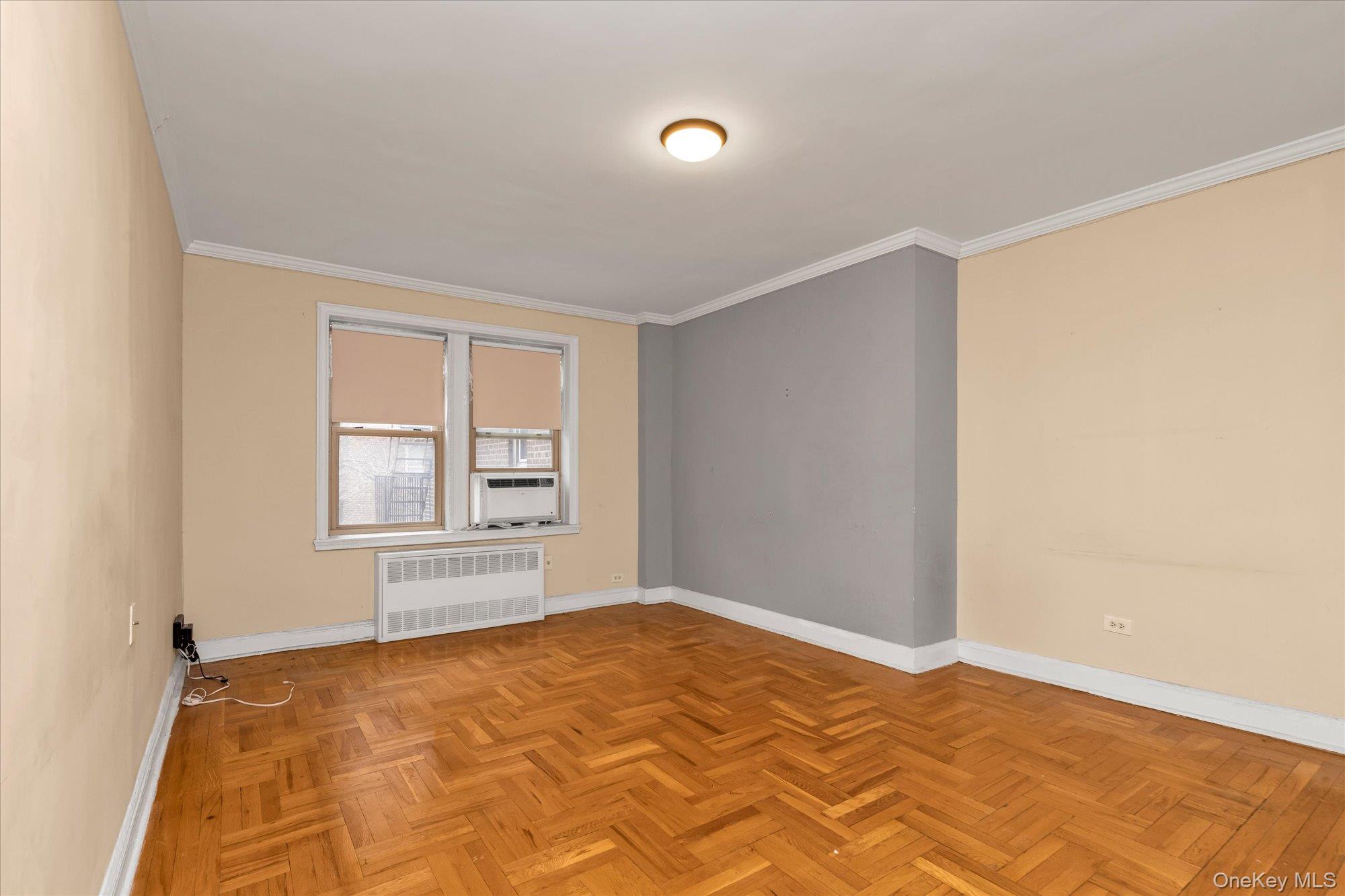 48-35 43 Street 4c Property Photo 6
