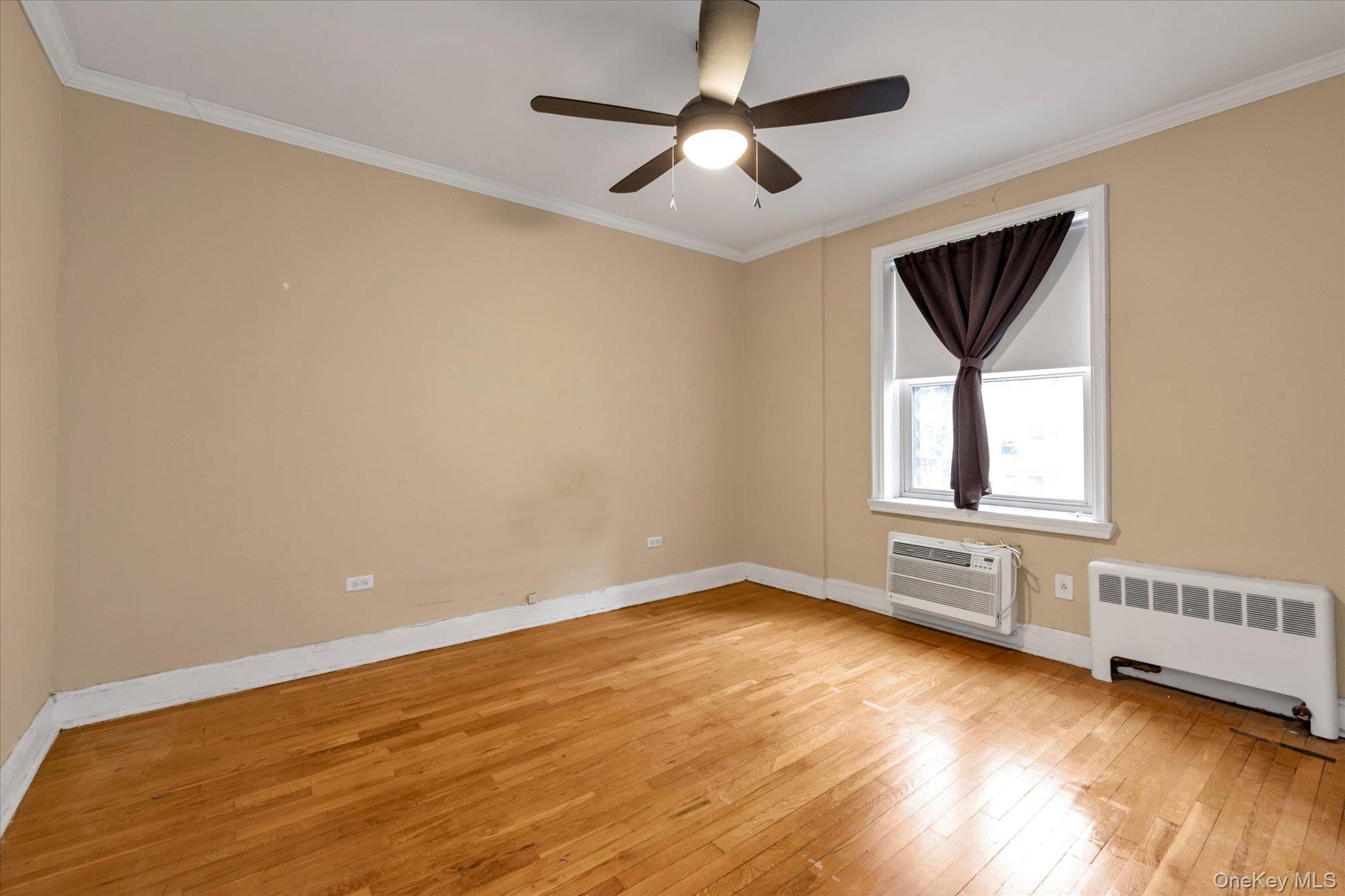 48-35 43 Street 4c Property Photo 12