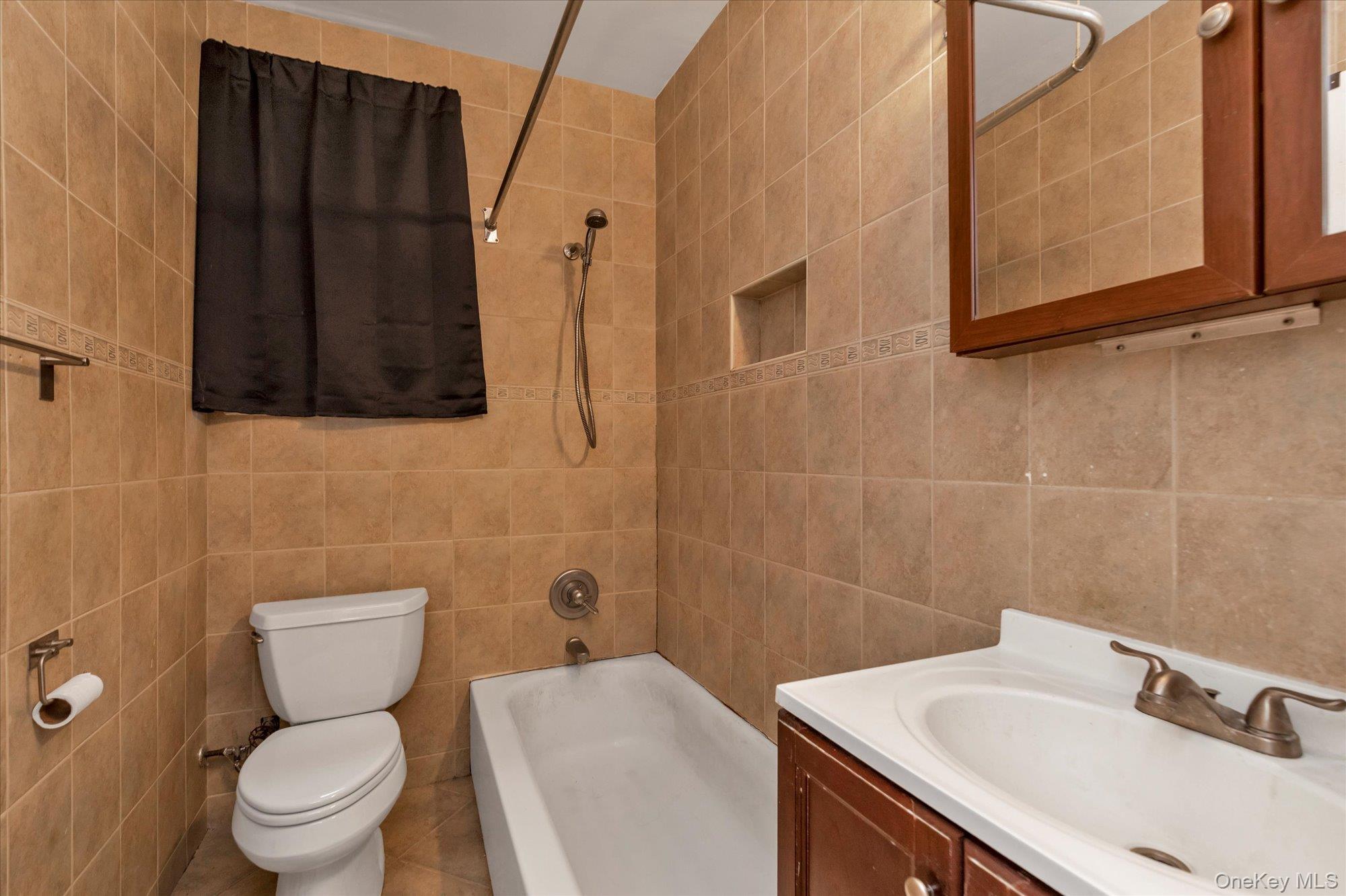 48-35 43 Street 4c Property Photo 14