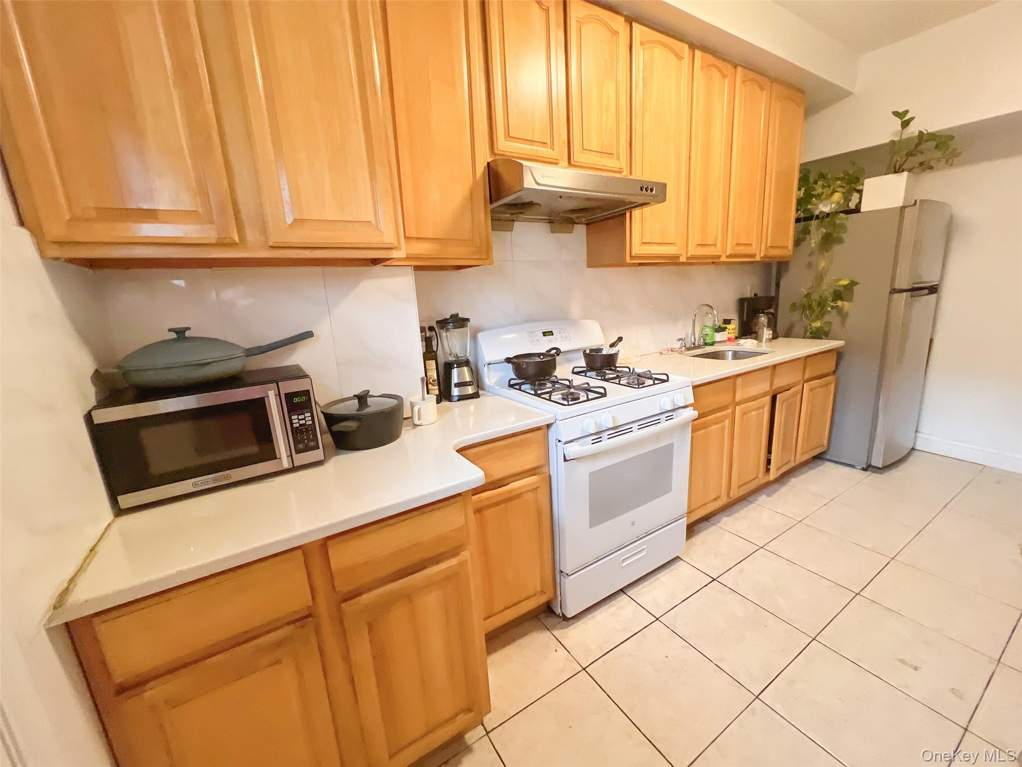 37-46 83rd Street Property Photo 12