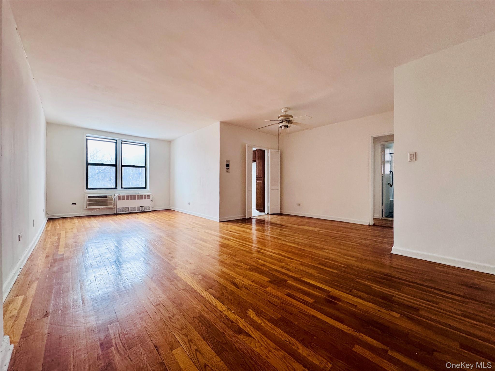 141-05 Pershing Crescent 202 Property Photo 6