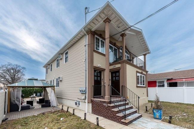 229-24 EDGEWOOD Avenue Property Photo 1