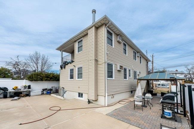 229-24 Edgewood Avenue Property Photo 2