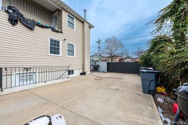 229-24 Edgewood Avenue Property Photo 6