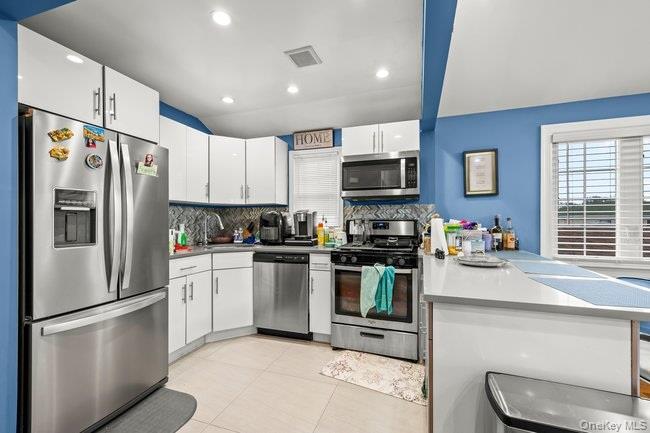 229-24 Edgewood Avenue Property Photo 11