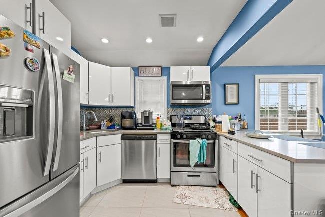 229-24 Edgewood Avenue Property Photo 12