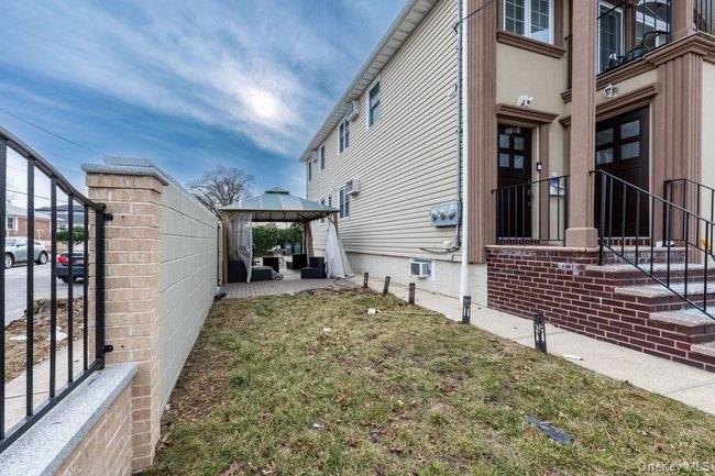 229-24 Edgewood Avenue Property Photo 31