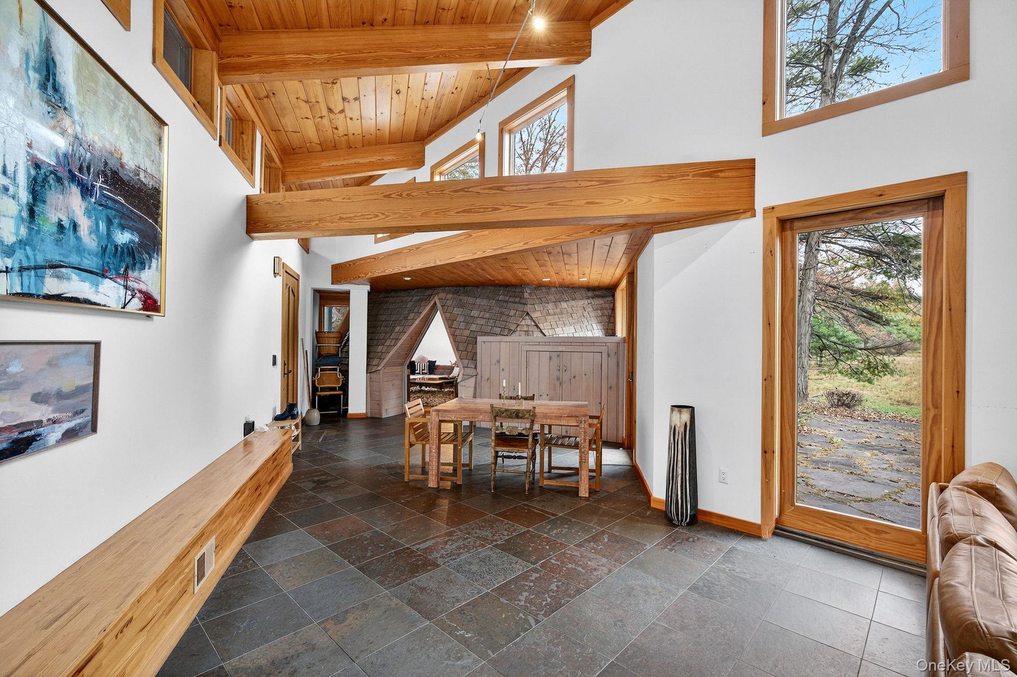 106 Mountain Laurel Lane Property Photo 4