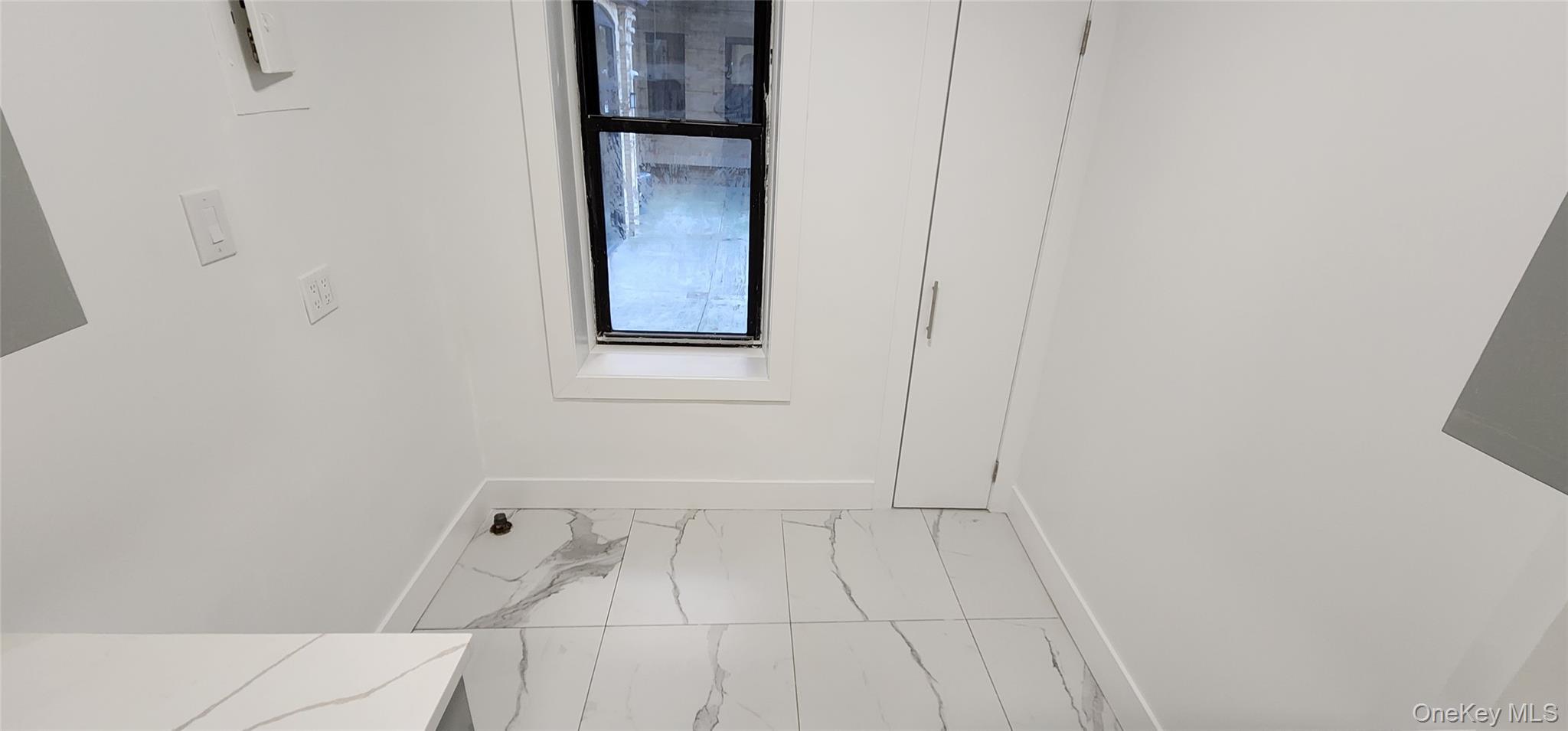 83-52 Talbot Street 1-j Property Photo 5