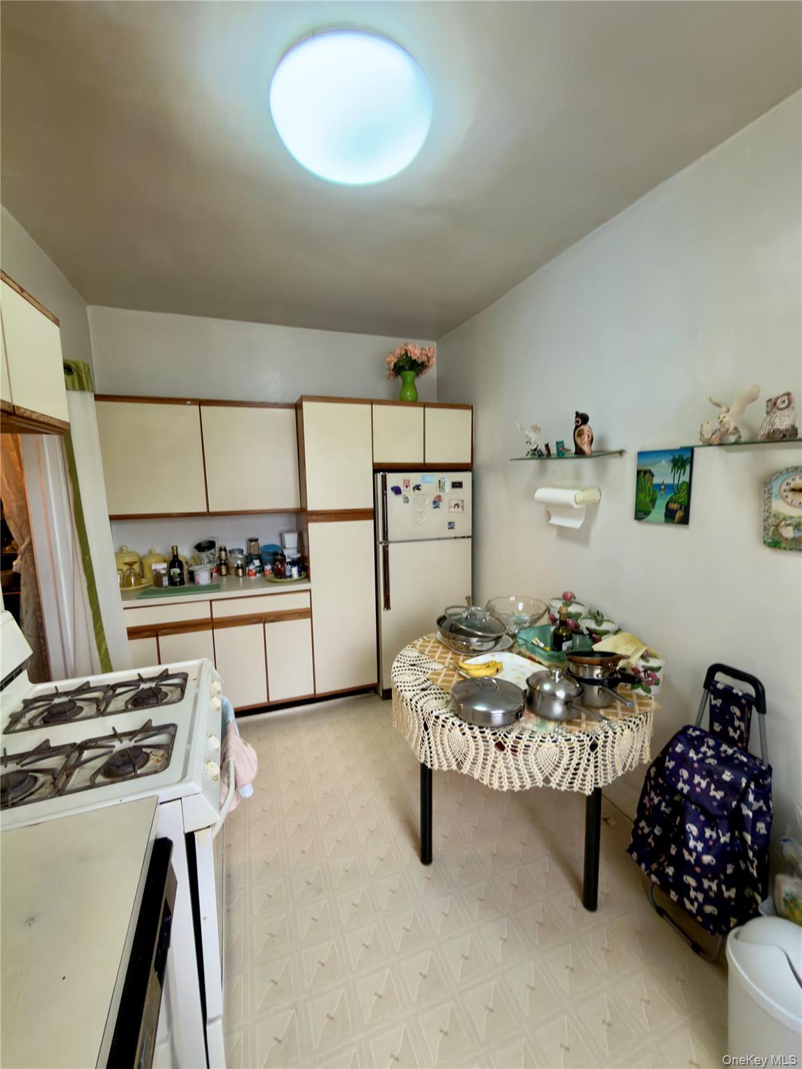 35-40 82 Street 6c Property Photo 12