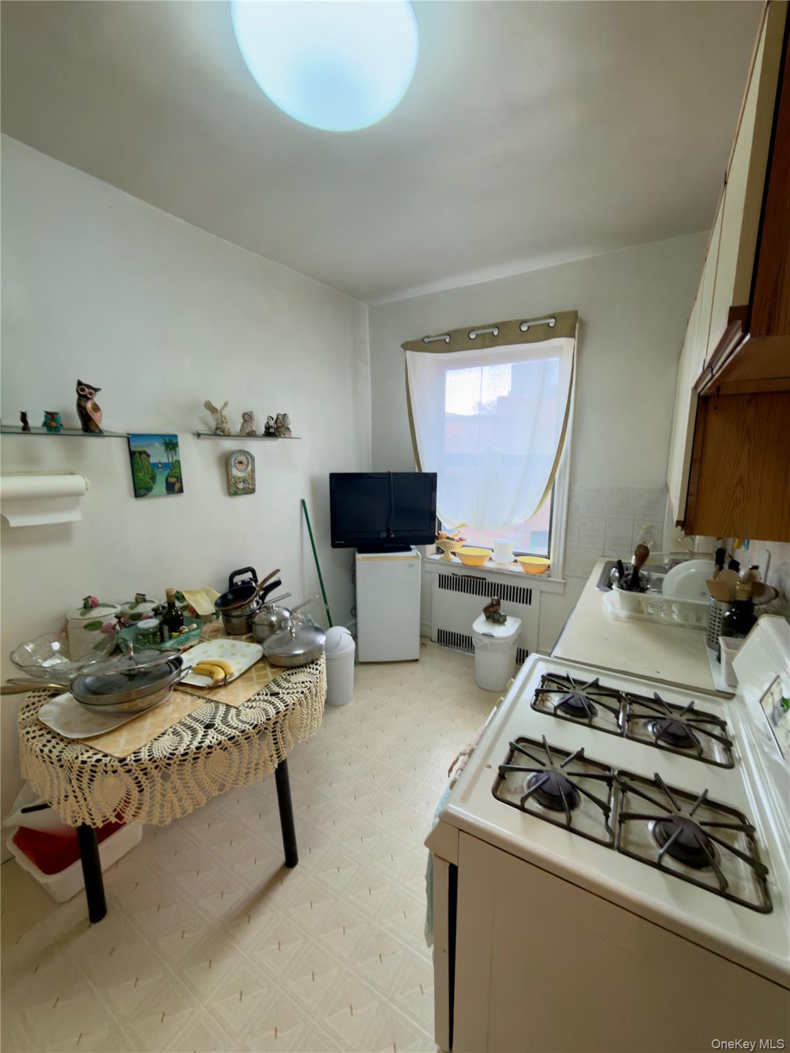 35-40 82 Street 6c Property Photo 13
