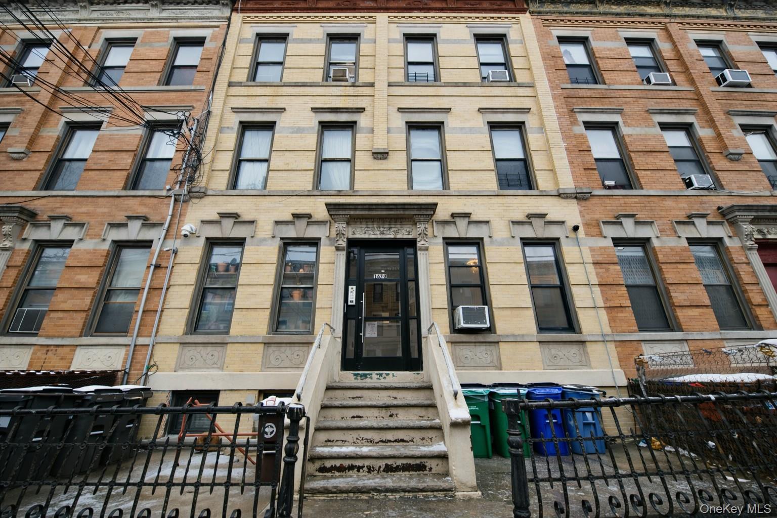 1679 Gates Avenue Property Photo 1
