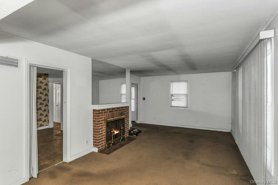 252 Toronto Avenue Property Photo 4