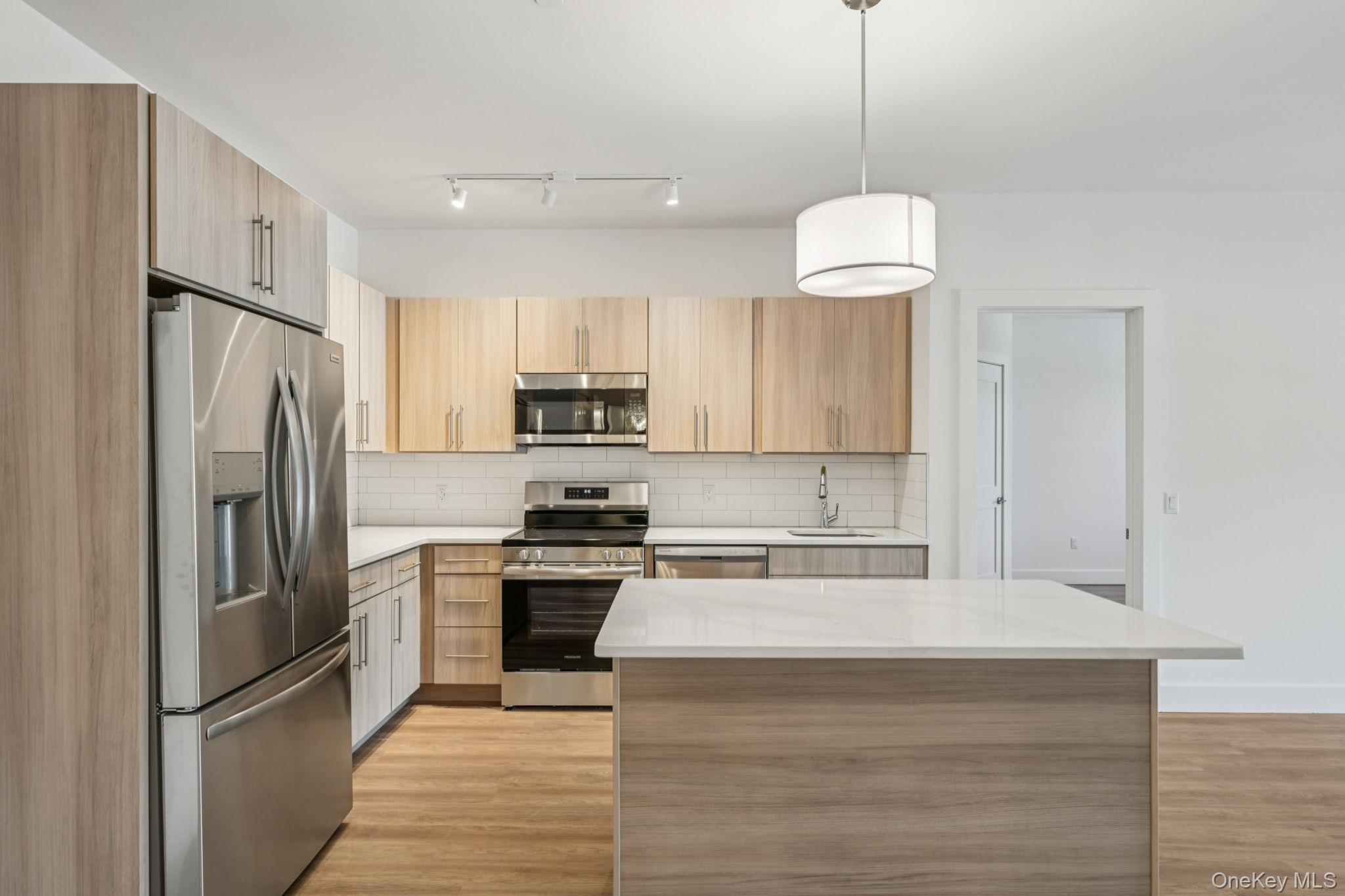 4180 Sunrise Highway Property Photo 10