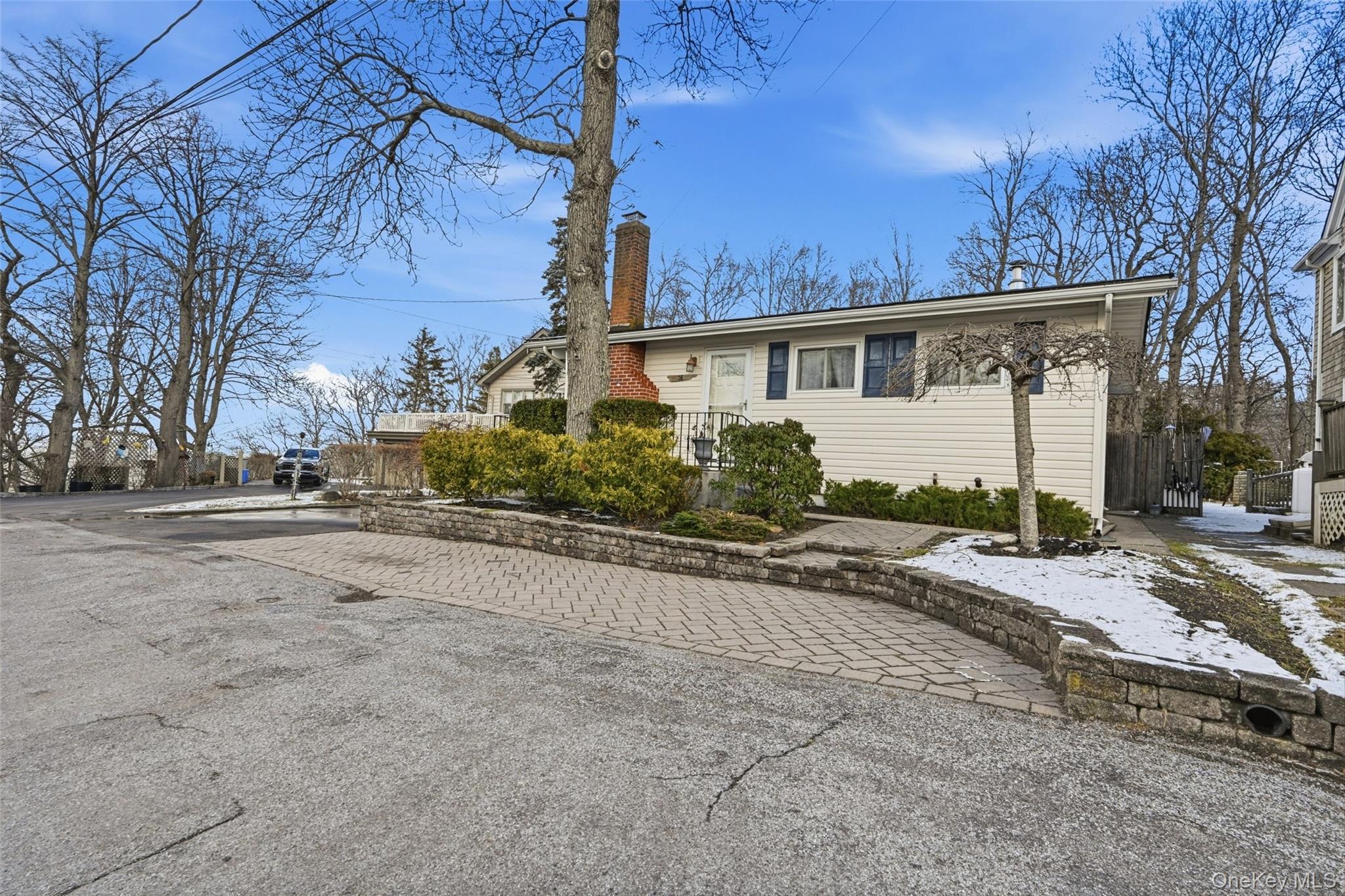 36 Oak Lane Property Photo 3
