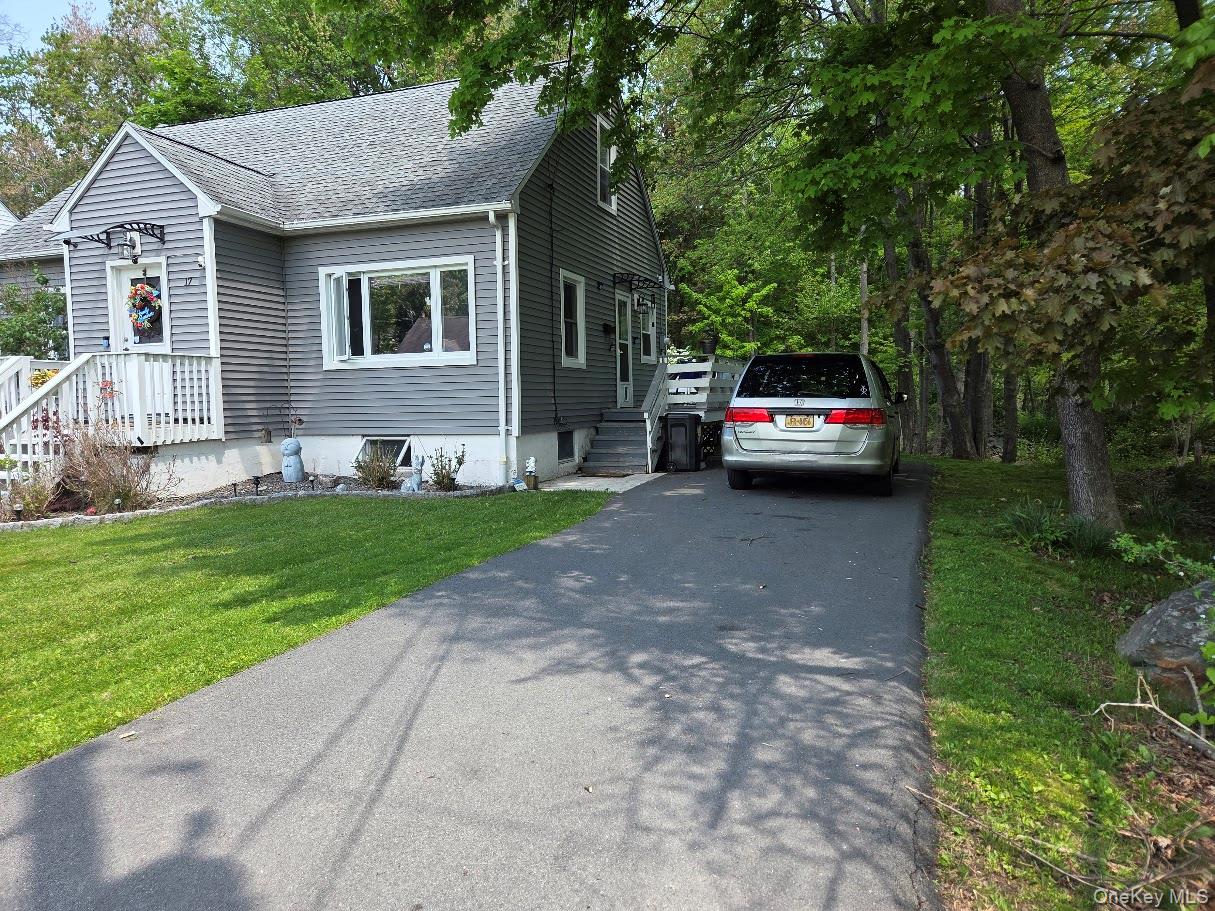 17 Greenview Avenue Property Photo 3