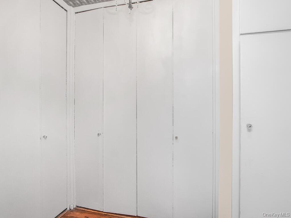 601 Kappock Street 3r Property Photo 6
