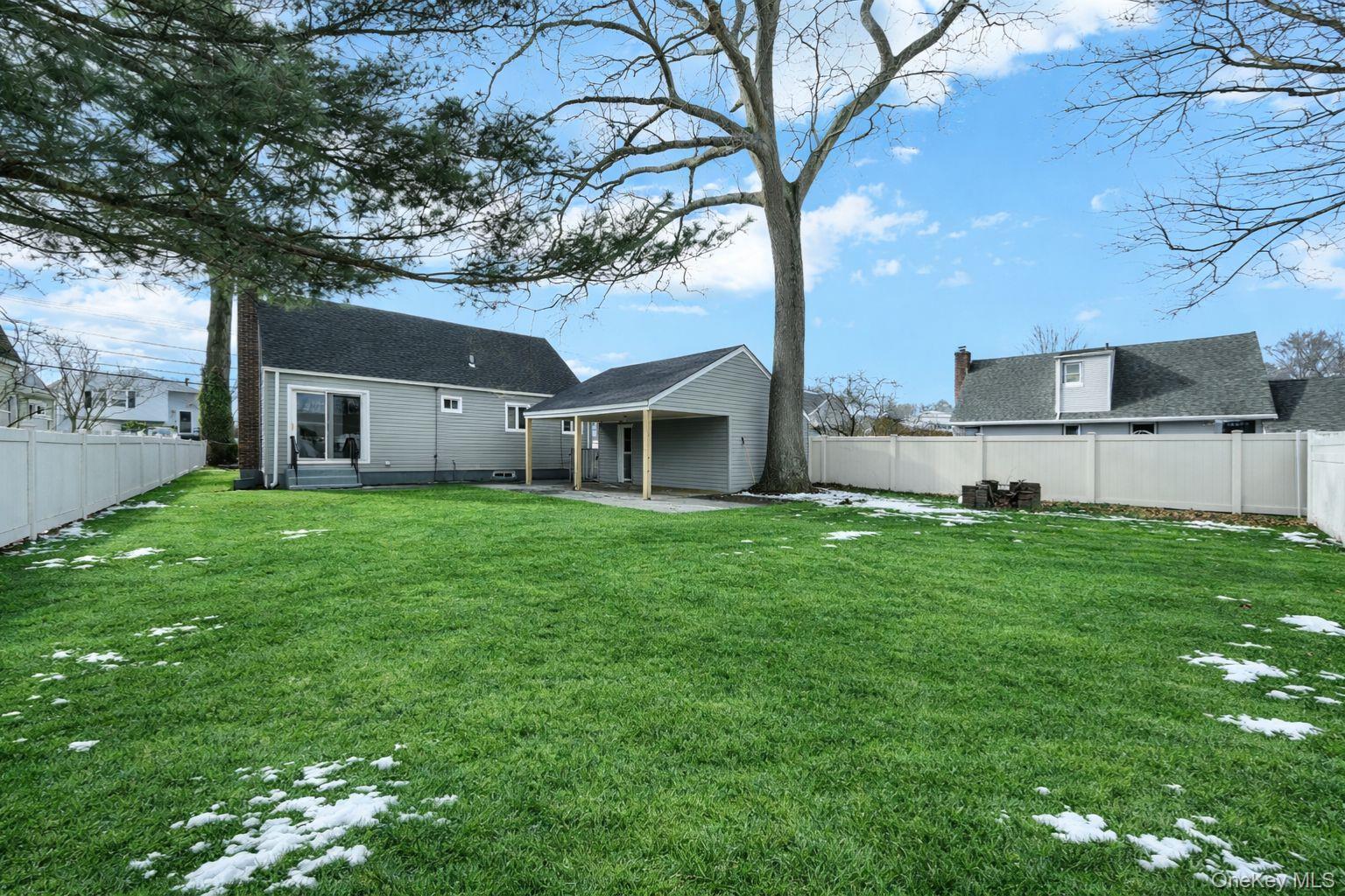 450 Rhodes Lane Property Photo 3