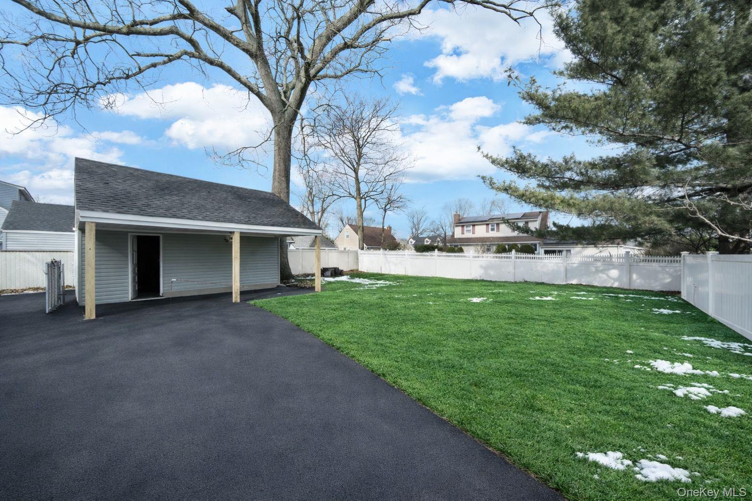 450 Rhodes Lane Property Photo 4