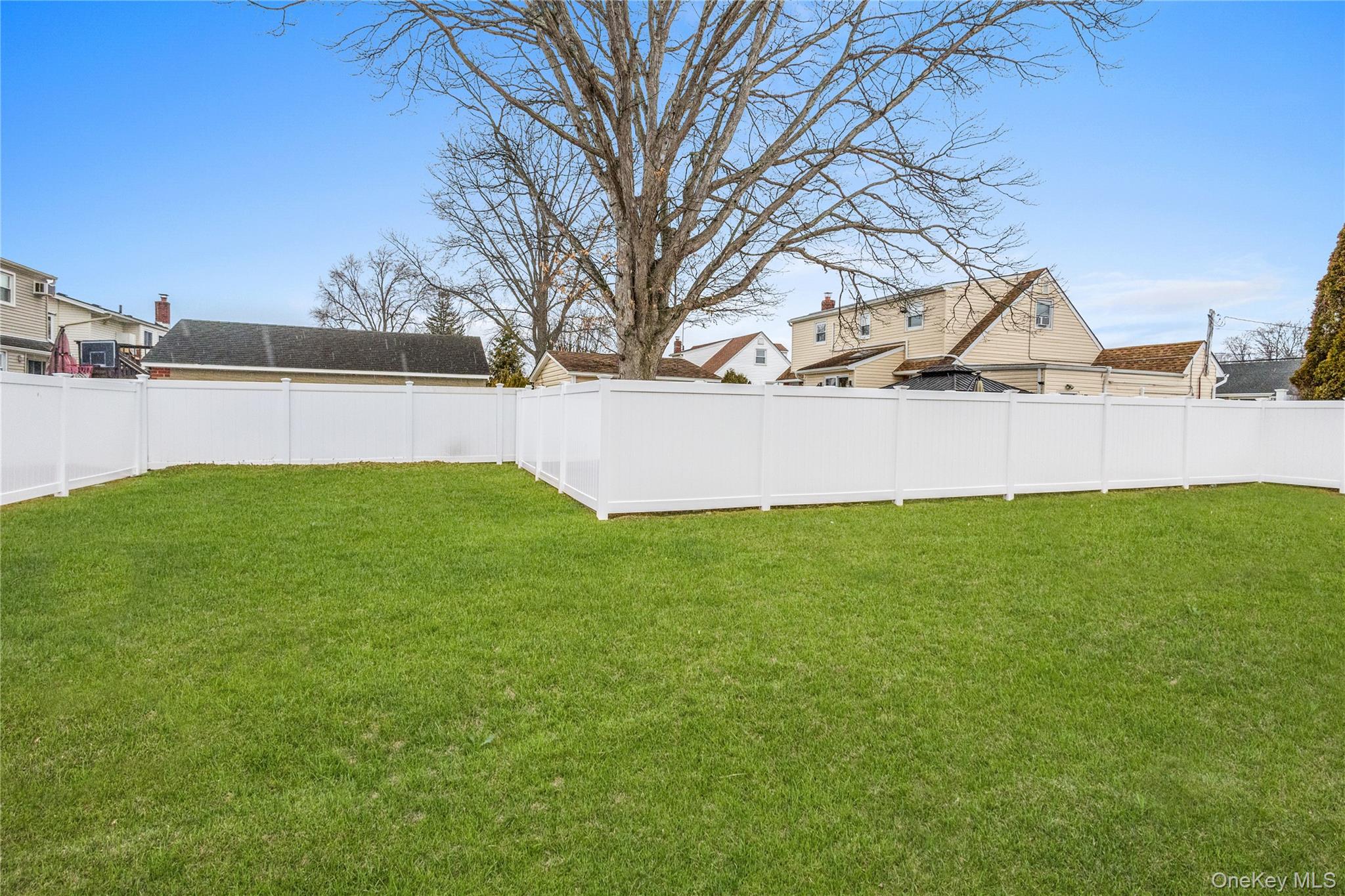 961 N Broadway Property Photo 4