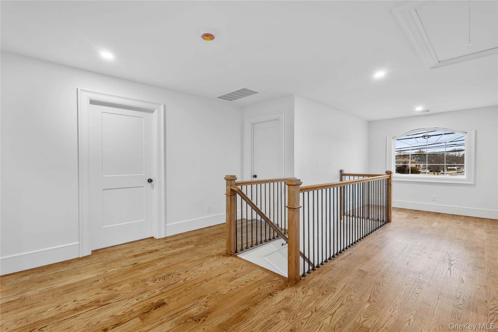 961 N Broadway Property Photo 14