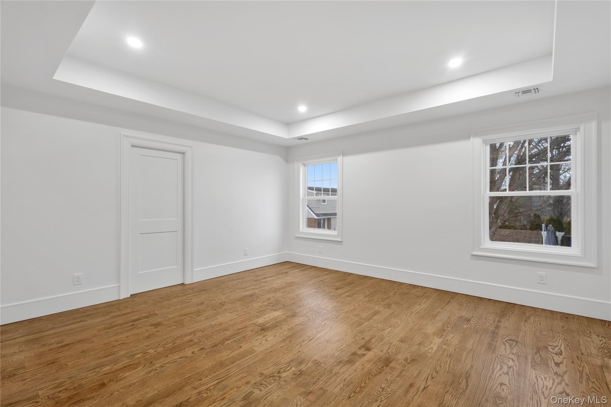 961 N Broadway Property Photo 15