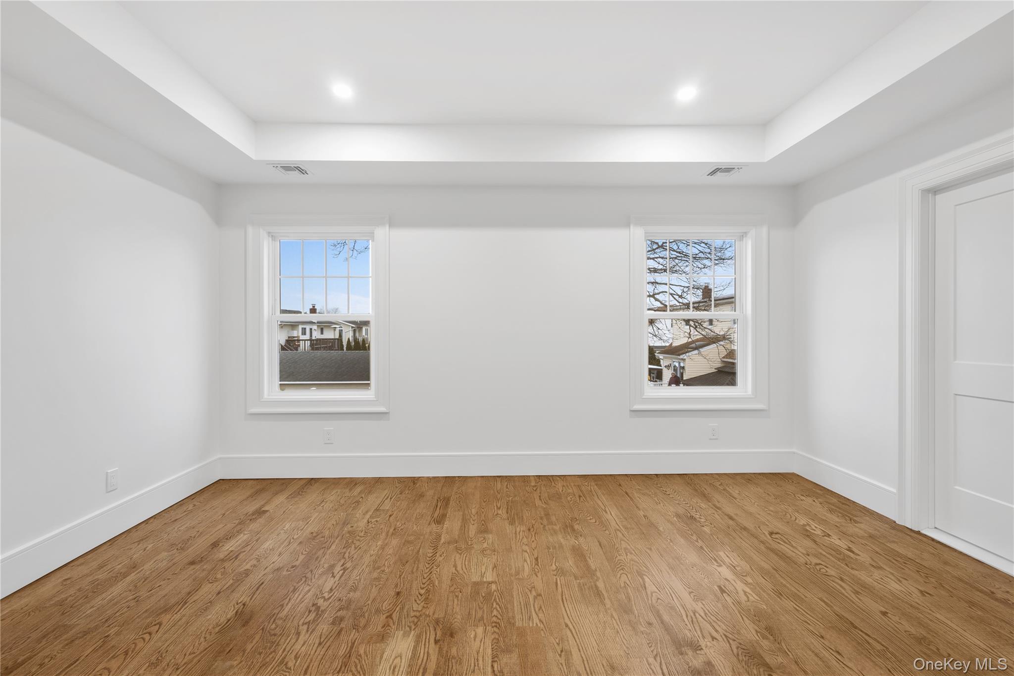 961 N Broadway Property Photo 16
