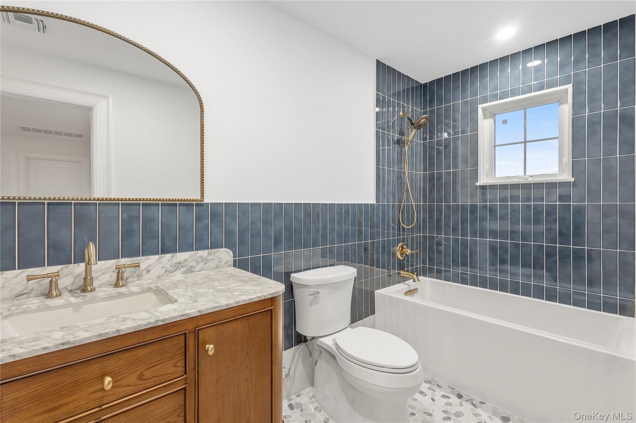 961 N Broadway Property Photo 19